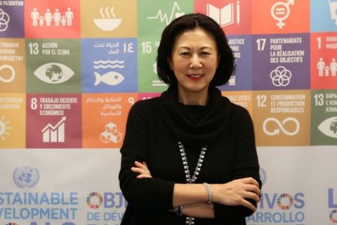 姜华被授予大英帝国官佐勋章（OBE）