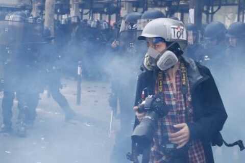 联合国教科文组织呼吁保护报道世界各地抗议活动的记者