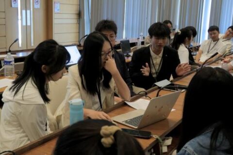 增强青年驾驭人工智能时代的能力：教科文组织在国际青年日举办媒体和信息素养讲习班
